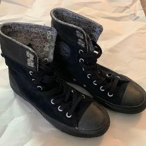 Converse shoes all black velvet tall